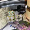Brincos Stud Versa Estilo Francês Luxo Leve Retrô Diamante Verde para Mulheres, Banhado a 18K Micro-Incrustado Versátil para o Dia a Dia Brincos Mais Vendidos