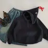 Suéter Infantil Maibao 2026 Chegada Nova Primavera e Outono Pulôver Tricotado com Capuz Cor Sólida para Meninos Roupas de Outono para Bebês Meninas Venda por Atacado