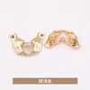 Broche de metal con forma de corazón de dos manos, prendedor de corsage retro a la moda, accesorio para ropa, pasador anti-exposición