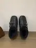 Sapatos Mary Jane Peludos Estilo Francês para Mulheres, Novo Modelo de Inverno 2025, Forrados com Lã Fleece, Espessados, Sapatos de Algodão Quentes, Slip-On, Aumento Oculto no Salto, Sapatos Individuais