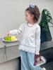 Camiseta Branca de Renda para Meninas Camiseta Básica de Manga Comprida Infantil Estilo Ocidental Top Interno para Crianças Grandes Novo Estilo Primavera 2025 para Meninas