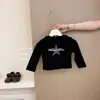 [Xian Ning Qi] Conjunto de Dos Piezas para Niña: Camiseta Interior de Manga Larga con Estrellas y Pantalones Largos con Estampado de Leopardo, Atuendo Casual de Primavera/Otoño