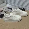 26 Zapatillas Blancas Nuevas de Piel de Vaca para Mujer Otoño/Invierno, Zapatos Deportivos Casuales Transpirables con Cordones, Zapatillas de Caña Baja con Punta Redonda