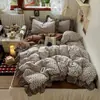Juego de Cuatro Piezas de Sábanas Ajustables y Fundas de Edredón con Estampado Retro Estilo Bosque y Encaje Floral Pequeño, Comercio al por Mayor de Ropa de Cama Retro