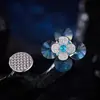 Broche de Luxo Leve Ultra Brilhante de Trevo com Fecho Magnético Cristal Swarovski Acessório de Gola de Cardigan de Alta Qualidade para Mulheres