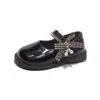 Moda Outono 2026 Sapatos de Couro com Laço para Meninas Moda Versátil Estilo Escolar Sapatos Individuais Infantis Sapatos de Princesa para Meninas