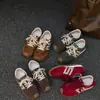 Zapatos de entrenamiento alemanes de cuero suave para mujer, nueva colección otoño 2026, zapatos casuales retro de suela gruesa, zapatillas deportivas versátiles de bloques de color, zapatos estilo Forrest Gump para mujer