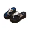 Sandalias de plataforma alta sin cordones para mujer, para uso exterior en verano, nuevo modelo 2026, adecuadas para combinar con faldas, sandalias de playa para personas bajitas