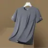 Camiseta masculina de seda gelada de verão, gola redonda, cor sólida, secagem rápida, manga curta, esportiva masculina, solta, fina, respirável, camiseta de meia manga