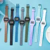 Reloj Electrónico Pequeño Cuadrado Electrochapado en Acrílico Caja con Recubrimiento en Spray Digital Reloj Electrónico Impermeable para Pareja Reloj Cuadrado para Estudiante
