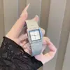 Reloj de cuarzo para mujer con banda de acero de textura cepillada estilo vintage, reloj de cuarzo versátil de lujo ligero estilo ins nicho, reloj único para mujer