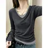 Camiseta de Manga Larga de Algodón Puro con Cuello en V Falso Dos Piezas Diseño con Sentido de la Moda Chic Elegante Fruncido en la Cintura Lateral Top Adelgazante Otoño Temprano