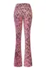 Conjunto de jaqueta curta com zíper e capuz iaiamgia slim fit e calça com estampa de letras e design de costura em contraste