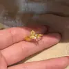 Anillo Popular de Estrella de Llama Rota de Xiaohongshu Diseño de Nicho Lujo Accesible Versátil Elegante Circonita Brillante Anillo de Meteoro para Mujeres
