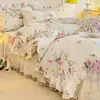 Juego de falda de cama de cuatro piezas 100% algodón con encaje y estampados florales, estilo princesa, para camas individuales y dobles, funda nórdica 1.8m juego estilo falda de cama de algodón puro