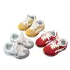 Tênis infantis para primavera e outono, sapatos respiráveis de sola macia para meninos, tênis esportivos antiderrapantes para meninas, sapatos casuais, tênis esportivos de cano baixo para crianças