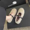 Sapatos baixos de outono, estilo Mary Jane com bico raso, nova coleção 2026, sapatos femininos modernos e versáteis com uma única tira