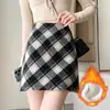 Saia Xadrez Marrom para Mulheres Primavera & Outono 2025 Nova Cintura Alta Pequena Linha A Saia Slim Quadril Outono e Inverno Saia Curta