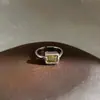 Anillo Cuadrado de Diamantes Uva Verde de Diseño de Nicho Temperamento a la Moda Lujo Ligero Sensación de Alta Gama Anillo Abierto para Dedo Índice Anillo de Personalidad para Mujeres