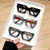 Gafas Lisas de Nuevo Estilo Transfronterizas con Montura Gruesa Cuadrada Pequeña Europeas y Americanas para Hombres Sin Maquillaje, Gafas de Moda de Gama Alta de Múltiples Colores Opcionales para Mujeres