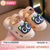 Control de precio 12.8, no hay entrega por debajo de 12.8Chanclas perforadas de verano nuevas de Luo Xiaohei para niños