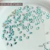 Pedras de Strass K9 Folha de Bordo Borboleta Fundo Plano para Nail Art, Celebridade da Internet Sucesso de Vendas Coloridas Imitação Pequenas Pedras de Strass de Formato Irregular Decorações para Unhas