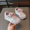 Tênis de treino alemães para crianças, tênis casuais para meninas, sapatos de bebê com sola macia, tênis esportivos para jardim de infância, sapatos baixos leves, modernos