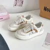 Zapatos de Lona Blancos con Suela Gruesa Estilo Coreano para Mujer Zapatos de Skate Otoño Nuevo Estilo Tabla ins Tendencia Versátiles Casuales H1572