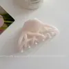 Pinza Triangular Hueca Retro Estilo Francés para Mujer, Pasador Elegante Versátil de Alta Gama, Nuevo Accesorio para el Cabello