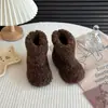 Outono/Inverno 2026 Novas Botas de Neve Versáteis Infantis Sapatos Peludos Meninas Sapatos de Solado Macio Sapatos de Princesa com Pelúcia Botas Curtas