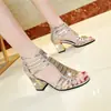 Sandalias nuevas de verano talla grande de comercio exterior moda punta abierta pedrería tacón medio zapatos de mujer de moda tacón grueso sandalias de mujer versátiles venta al por mayor