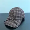 Boina Xadrez Retro Japonesa para Mulheres, Primavera e Outono, Emagrecimento Facial, Chapéu de Pintor Artístico Versátil Casual, Tendência de Boné para Frente