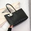 Bolso de Gran Capacidad para Mujer 2024 Nuevo Verano Bolso de Hombro Versátil Textura Bolso de Clase para Estudiante Universitario Bolso Tote para Viajero