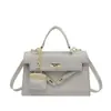 Bolso Cuadrado Pequeño de Diseño de Nicho Versión Coreana para Mujer 2025 Invierno Nuevo de Moda Retro Exquisito Bolso de Hombro Único Cruzado