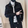 Jaqueta Masculina Bordada de Alta Qualidade Outono e Inverno 2023 Nova Marca de Moda Jovem Casual de Primavera Jaqueta Curta de Camurça com Fleece