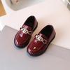 Novos Sapatos Pequenos de Couro da Moda Versáteis para Meninos da Primavera e Outono com Solas Macias, Sapatos de Princesa, Sapatos de Performance Estilo Britânico