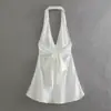 Venta al por mayor transfronteriza 2024 Primavera Nuevo Moda europea y americana Frances Sexy Espalda descubierta Cuello halter Textura de satén de seda Vestido