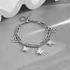 Pulsera Europea y Americana de Acero de Titanio con Doble Capa Chapada en Oro de 18K para Mujer con Diseño Nicho, Pulsera con Colgante de Mariposa de Estilo Hip-Hop Moderno y Personalizado