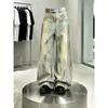 Calça jeans curva com bainha desfiada na cor lama amarela, calça de rua estilo hip-hop europeu e americano com bordado de letras no bolso, calça workwear para usar ao contrário