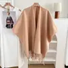 Novo Estilo Feminino Versátil Cor Sólida Espessado Franja Quente Grande Xale Outono e Inverno High-End Espesso Jacquard Manto