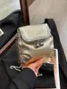 Bolsa Transversal Simples de Couro Macio de Alto Acabamento Nova Moda Primavera/Verão 2026 Bolsa de Ombro Leve Bolsa Quadrada Pequena Estilosa Mini