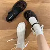 Sapatos Mary Jane retro estilo francês com laço para mulheres, novo modelo outono 2026, sapatos de couro de salto alto plataforma, sapatos estilo JK britânico