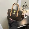 Bolso de Hombro Ancho de Moda de Gama Alta Bolso Cuadrado Pequeño para Mujer Nuevo 2025 Bolso de Hombro Almohada Presbiópica Bolso Boston