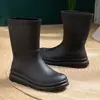 Botas de Chuva de Médio Porte Japonêsas e Coreanas Transfronteiriças Novo Estilo Roupa Feminina Trabalho ao Ar Livre Leve Antiderrapante Sapatos de Borracha Botas de Chuva para Cozinha Femininas