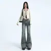 Jeans de Cintura Baixa Estilo Hot Girl Micro-boca de Sino Feminino Outono Inicial 2025 Novo Slim Slim Fit Calças Wide Leg com Barra de Pelo