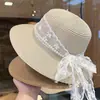 Sombrero de paja con lazo de encaje de perlas estilo francés para mujer, nuevo sombrero de paja para vacaciones de verano en la playa y el mar, protección solar