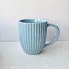 Taza de cerámica de 360 ml, color sólido, con relieve, de rayas verticales, para café, leche y agua, taza de regalo promocional, fábrica de Liling