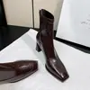 Botas femininas justas elásticas de salto alto com bico quadrado estilo retrô francês, para outono e inverno, com zíper nas costas, salto grosso, que aumentam a altura, emagrecimento, botas curtas