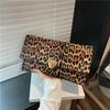 Elegante Clutch con Estampado de Leopardo 2025 Nueva Moda Moderna Simple Texturizado Hermoso Minimalista Bolso Cuadrado Pequeño