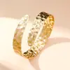 Design Personalizado, Pulseira de Braço com Textura Irregular Martelada Brilhante, Pulseira Aberta Geométrica da Moda, Joias Transfronteiriças Europeias e Americanas